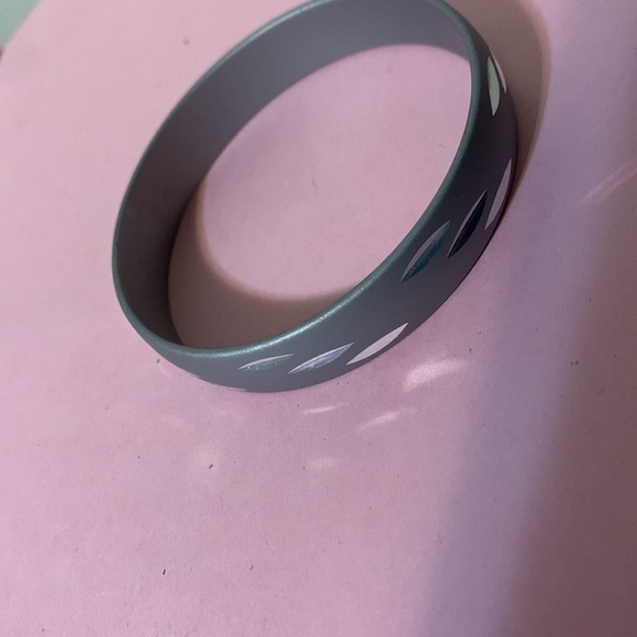 Pretty bangle - Picture 5 of 6